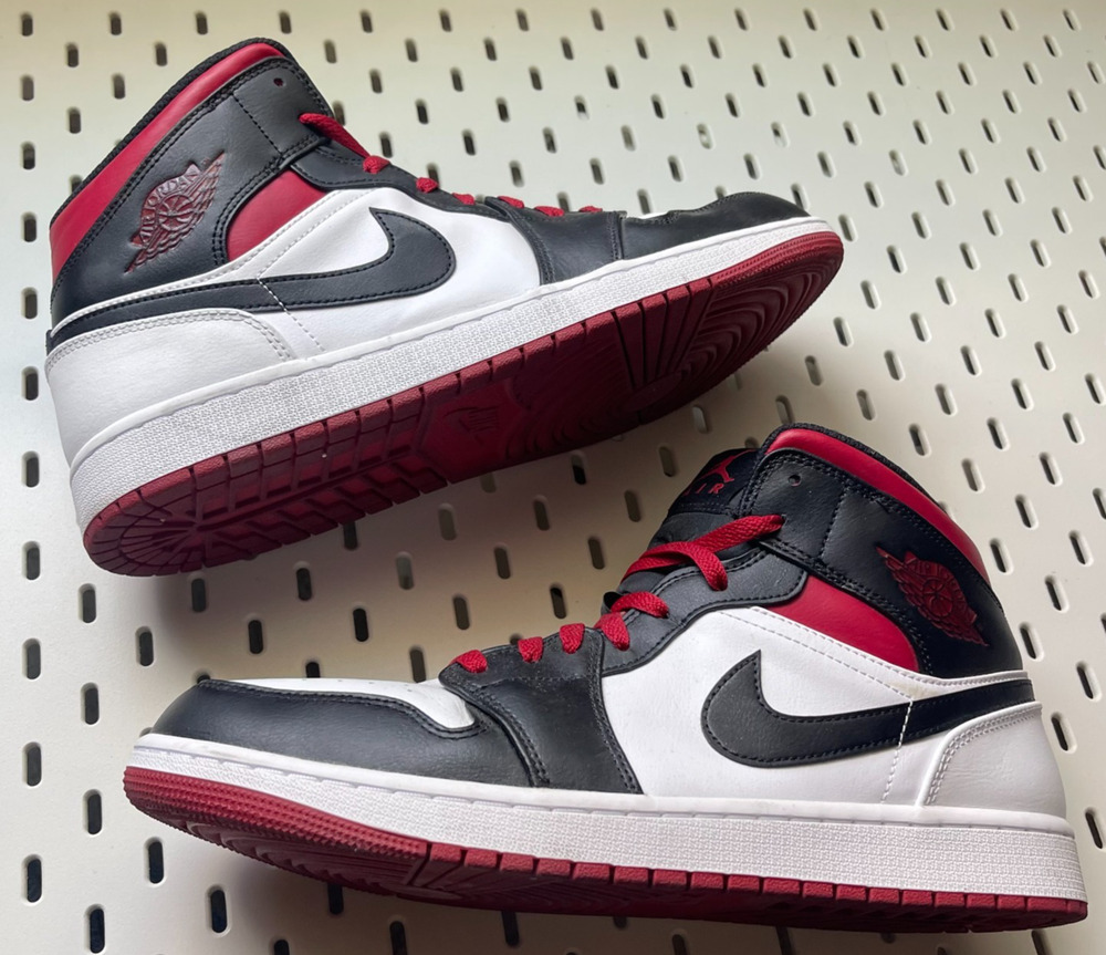 Jordan Air Jordan 1 Mid Gym Red Black Toe Black White Red Lace Up DQ8426-106